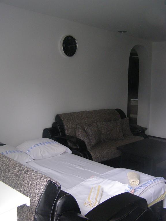 Guesthouse Kuzmanovic Гуча Экстерьер фото