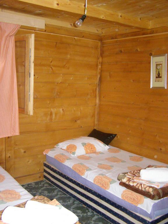 Guesthouse Kuzmanovic Гуча Экстерьер фото