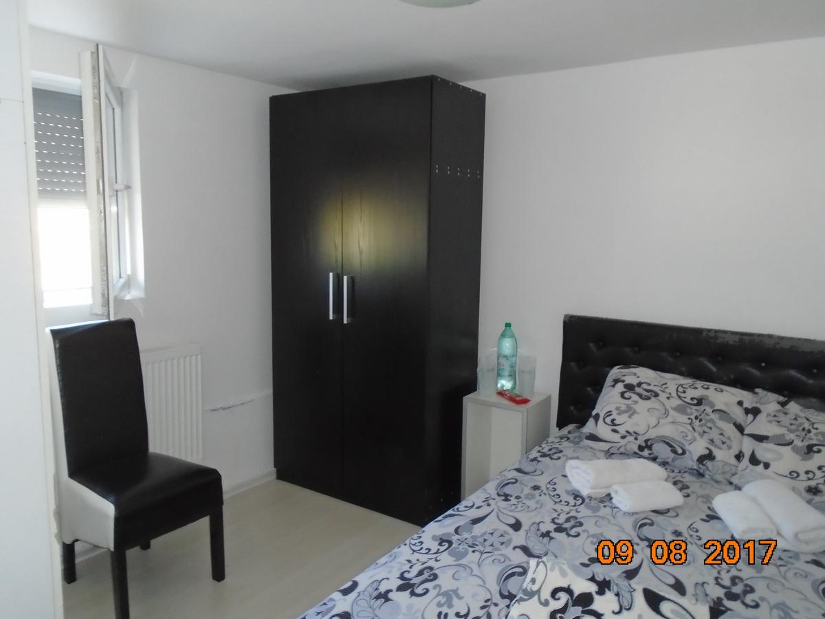 Guesthouse Kuzmanovic Гуча Экстерьер фото