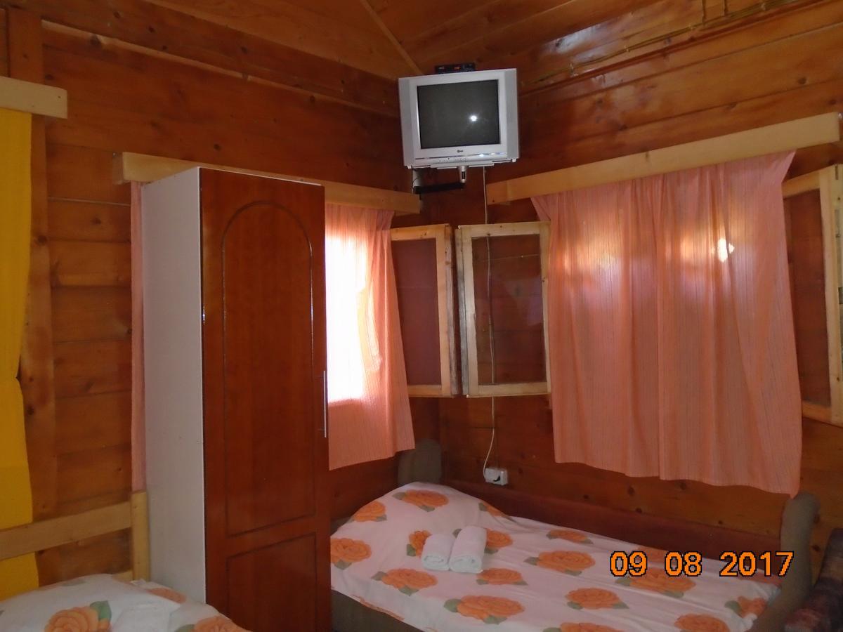 Guesthouse Kuzmanovic Гуча Экстерьер фото