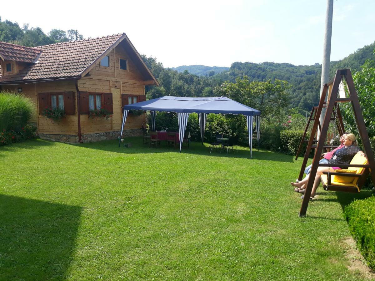 Guesthouse Kuzmanovic Гуча Экстерьер фото